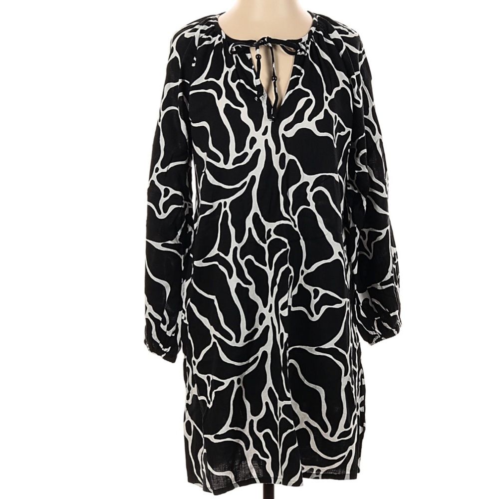 H&M Black and White Abstract Print Long Sleeve Dress